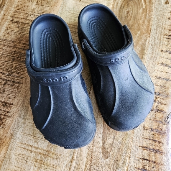 Crocs Men's Classic Clog Triple Black Slip On Shoes Size 9 - Picture 1 of 9